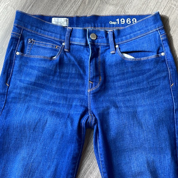 Like New , Gap 1969 San Clemente Blue Jean Legging. - Picture 3 of 6